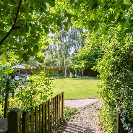 Сasa de vacaciones The Coach House At Noelles Pickering